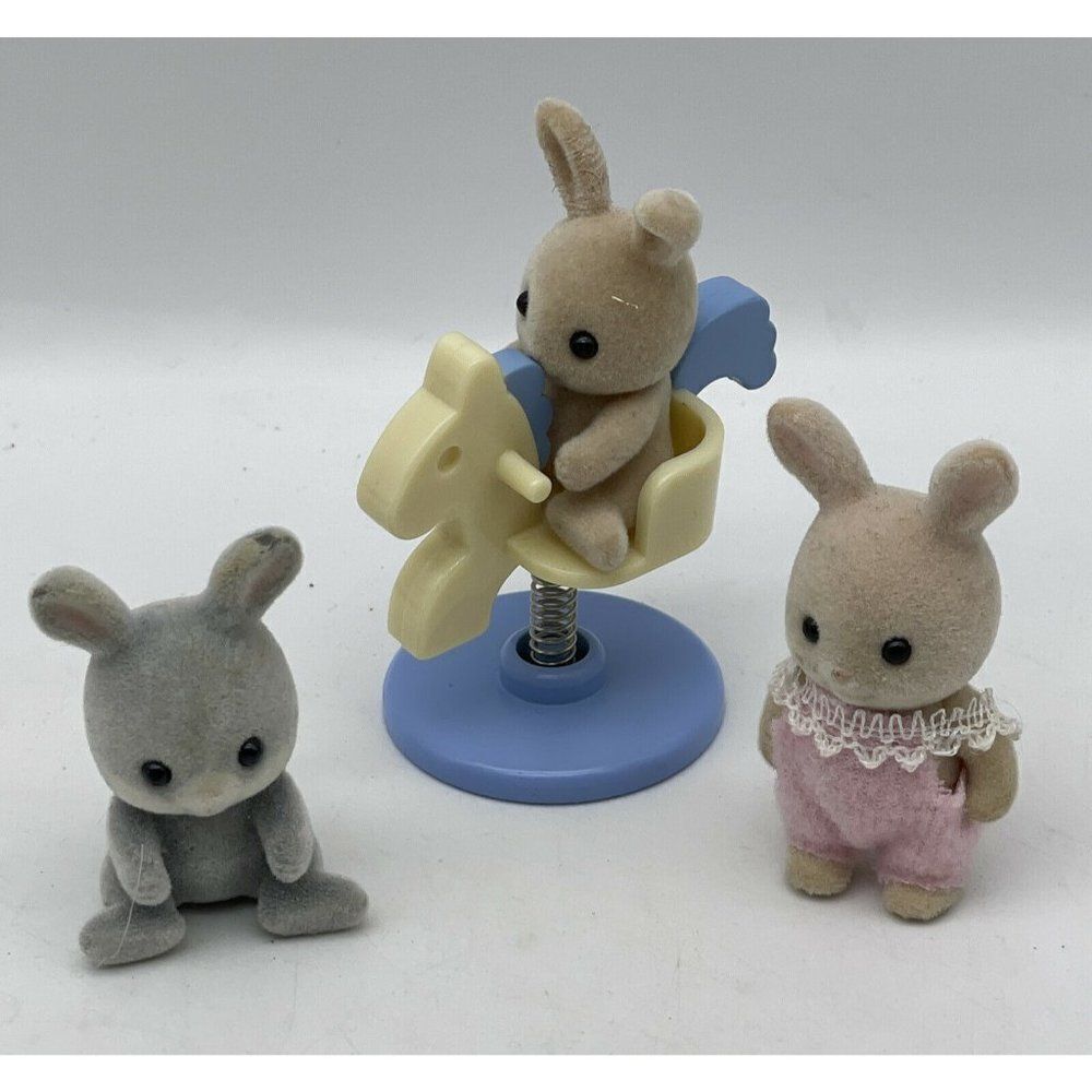 Sylvanian Families Calico Critters 3 Kids Baby Bunny lot And Toy Rocking Horse